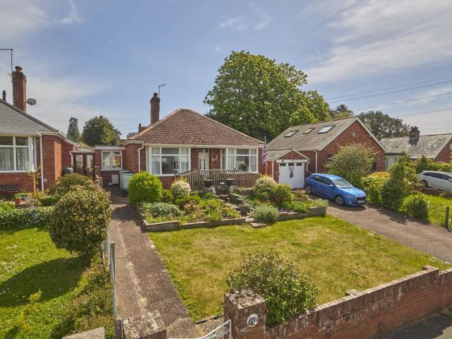 Bungalow for sale in St Leonards, Watergate