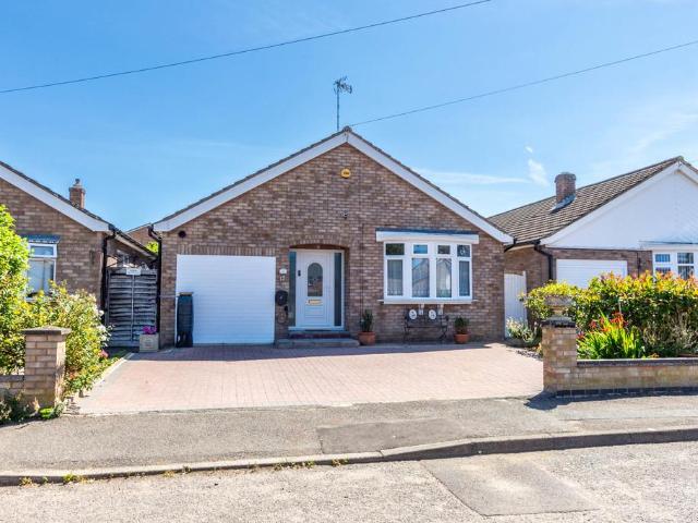 Bungalow for sale in Rushden