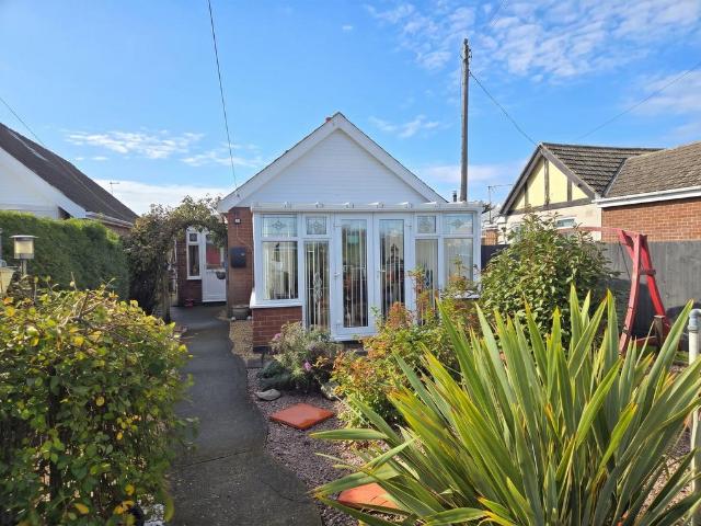 Bungalow for sale in Hogsthorpe, East Lindsey