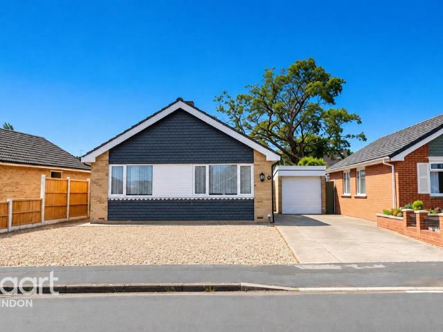 Bungalow for sale in Greenmeadow, Swindon