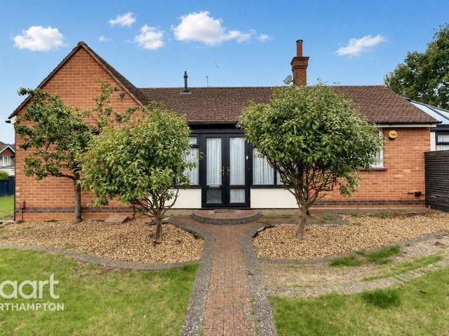 Bungalow for sale in Northampton, Northamptonshire