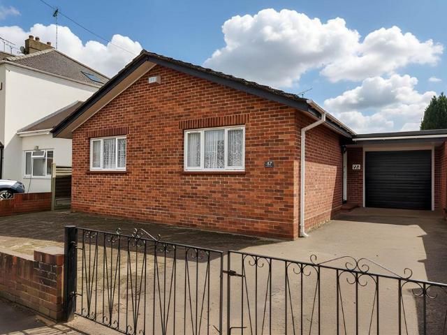 Bungalow for sale in Alton Barnes, Essex