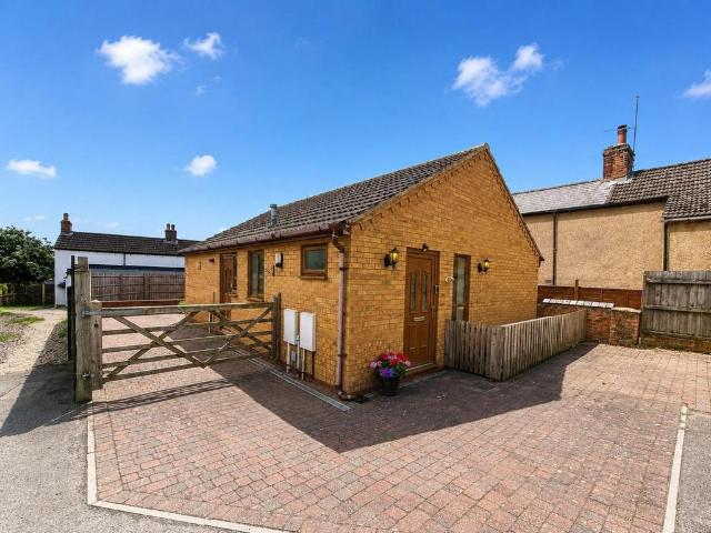Bungalow for sale in Earls Barton