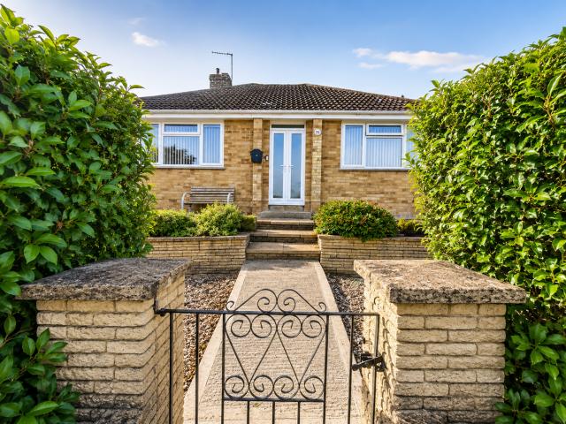 Bungalow for sale in Blunsdon, Broad Blunsdon
