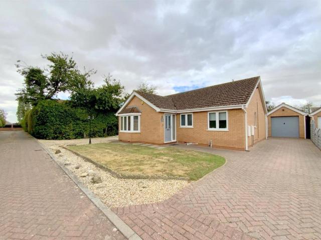 Bungalow for sale in New Waltham