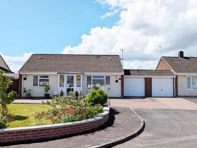 Bungalow for sale in Ruishton