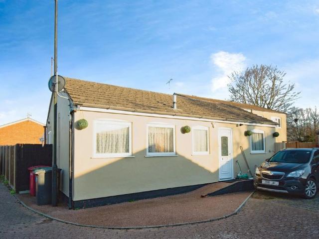 Bungalow for sale in Slough, Cippenham