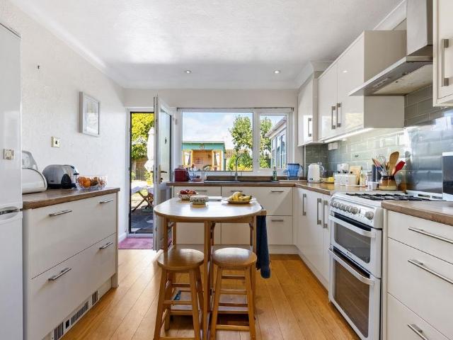 Bungalow for sale in Nyetimber, Arun