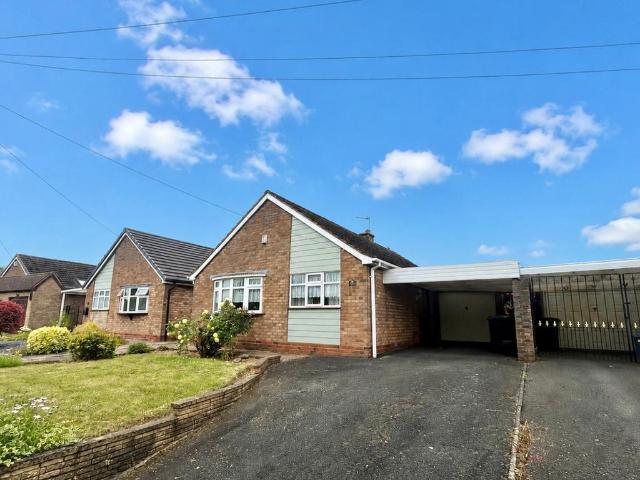 Bungalow for sale in Gornal Wood, Coseley