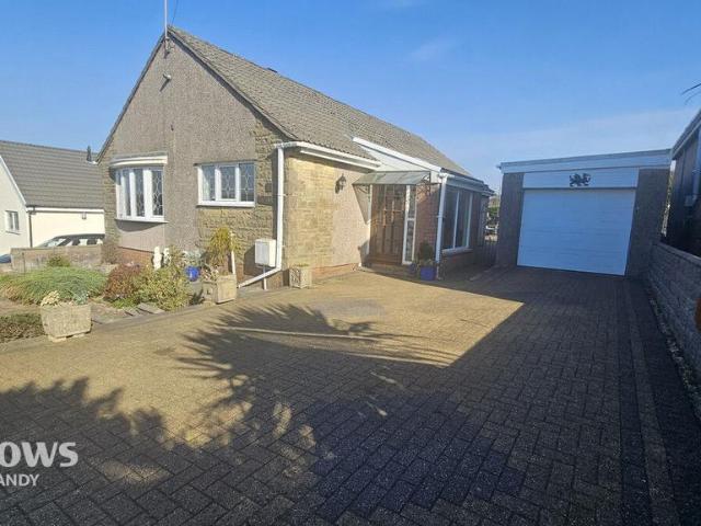 Bungalow for sale in Tonyrefail, Coedely