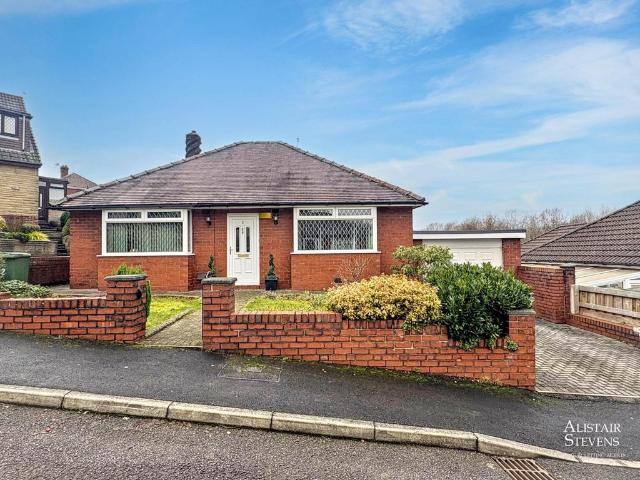 Bungalow for sale in Shaw Side, Pendock