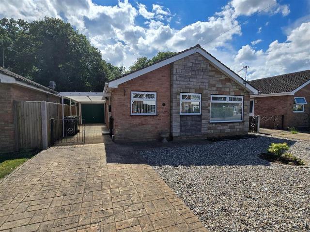 Bungalow for sale in Stokesby, Norfolk