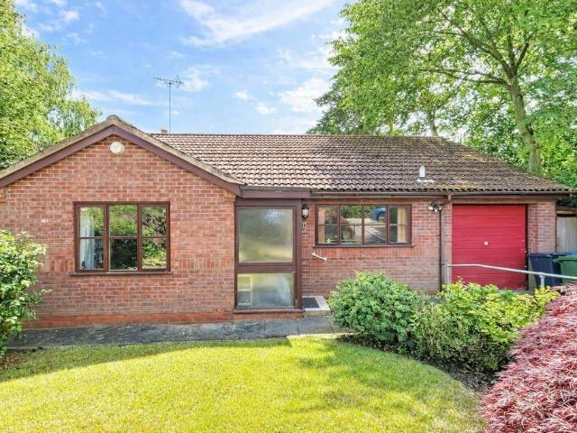 Bungalow for sale in Green Close, Warwickshire