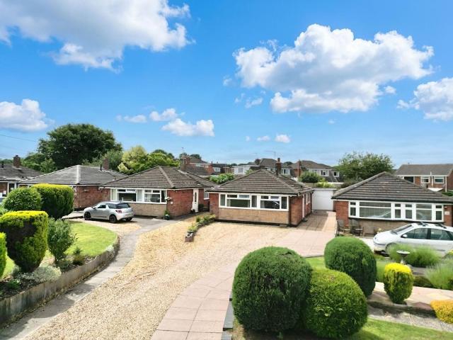 Bungalow for sale in Gnosall, Baswich