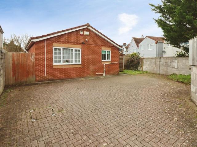 Bungalow for sale in Feckenham, City Of Bristol
