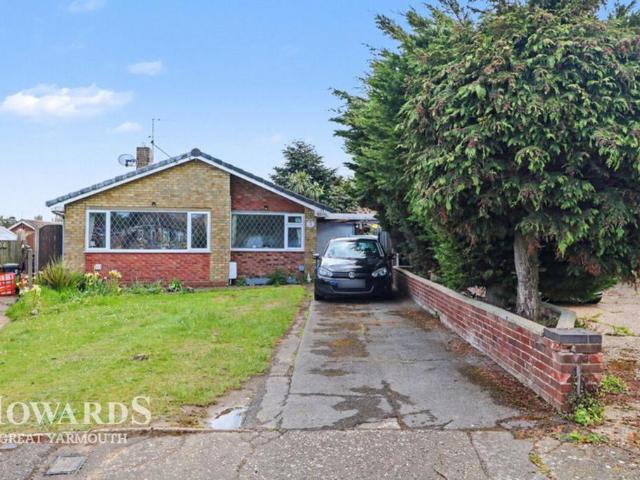 Bungalow for sale in Stokesby, Norfolk