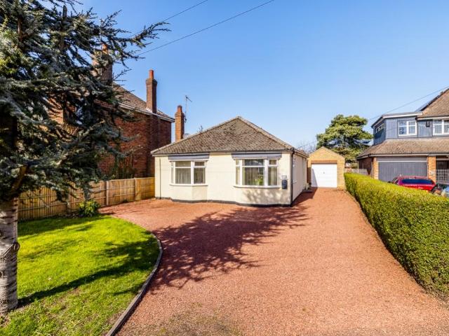 Bungalow for sale in Staniland, Boston
