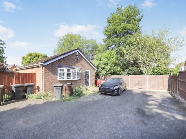 Bungalow for sale in Goldthorn Hill, Penn