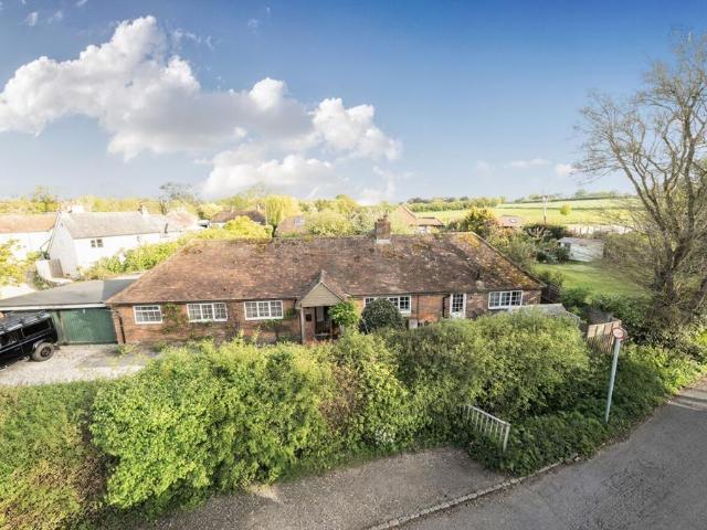 Bungalow for sale in Littlecote, West Sussex