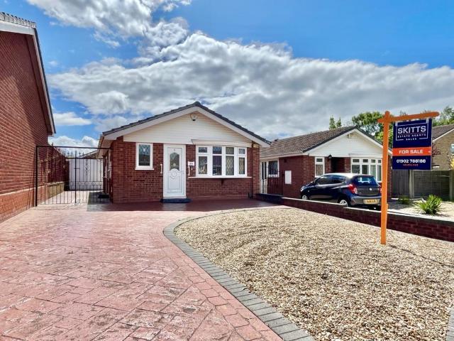 Bungalow for sale in Moseley Green, West Midlands