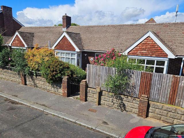 Bungalow for sale in Lee-on-the-Solent, Middlecroft