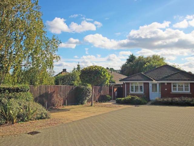 Bungalow for sale in Avondale, Kettering