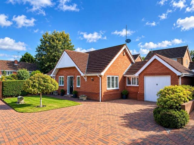 Bungalow for sale in Halesowen, Dudley