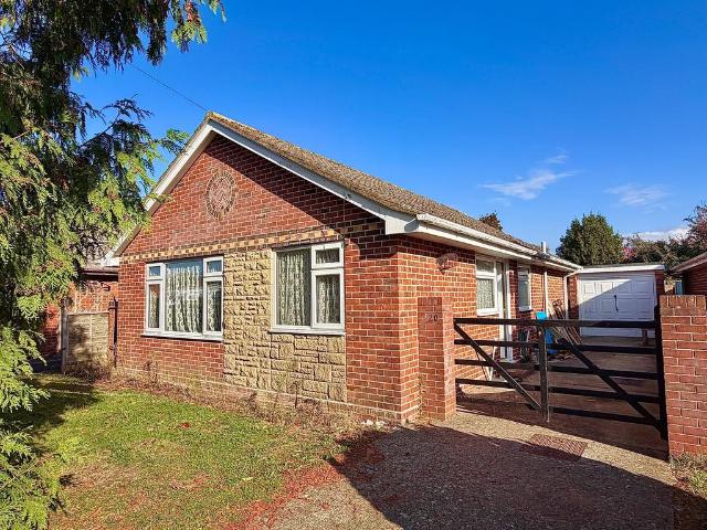 Bungalow for sale in West Common, New Forest