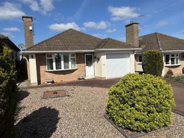 Bungalow for sale in Glenfields, Pinfold