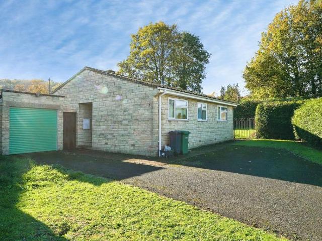 Bungalow for sale in Cam, Stroud