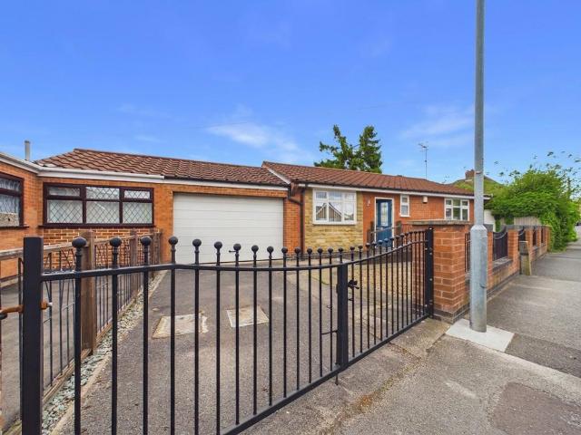 Bungalow for sale in Gedling, East Midlands