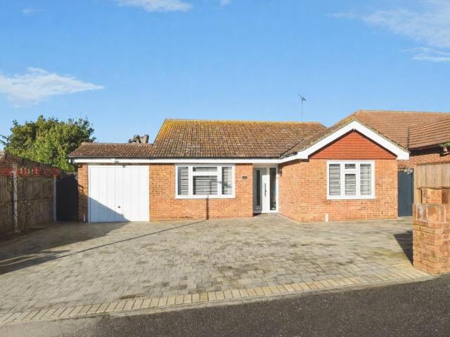 Bungalow for sale in St. Peter's, Acol