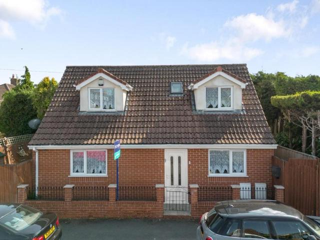 Bungalow for sale in Feckenham, City Of Bristol