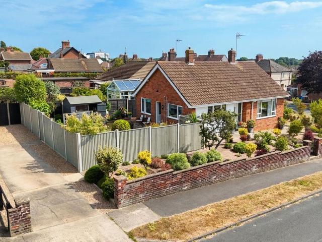 Bungalow for sale in Eastbridge, Suffolk