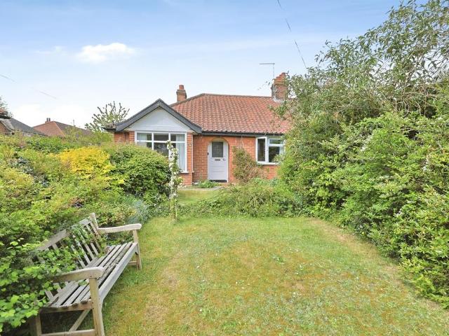 Bungalow for sale in Lakenham, East Bank