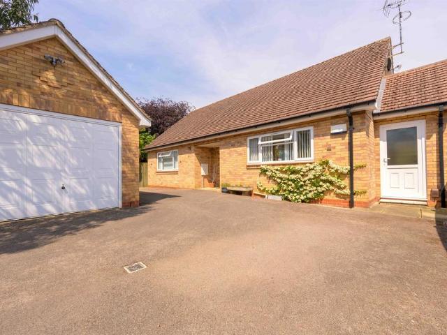 Bungalow for sale in Desborough