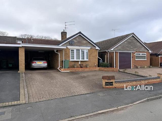Bungalow for sale in Wollaston, Stourbridge