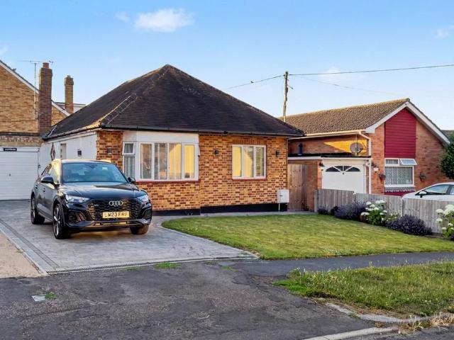 Bungalow for sale in Barling, Essex