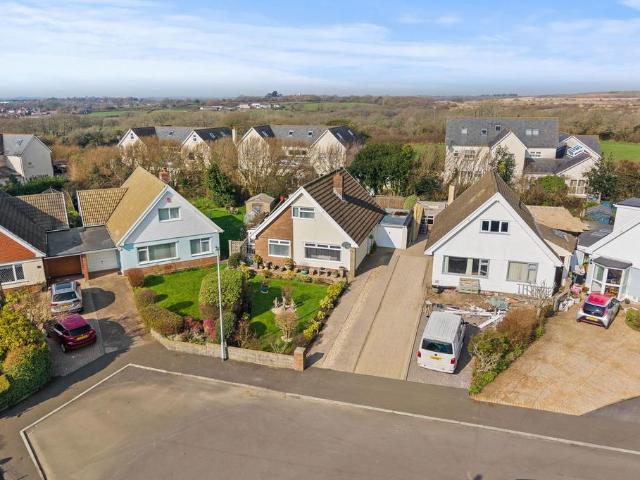 Bungalow for sale in Newton, Wales