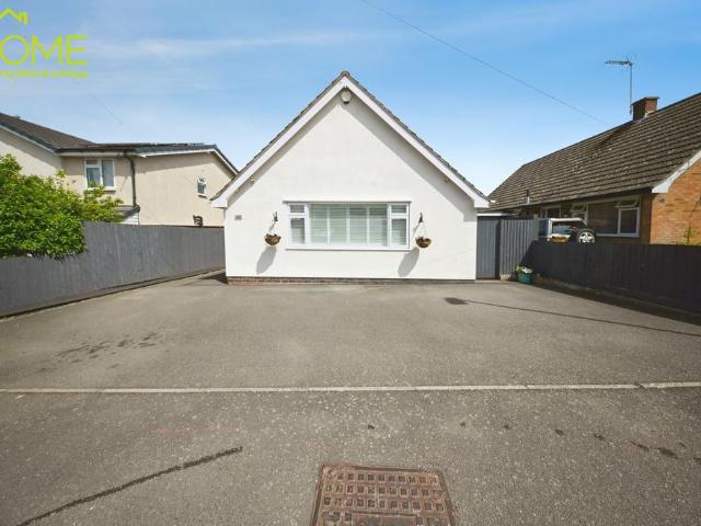 Bungalow for sale in Stanford On Avon, Leicestershire
