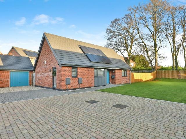 Bungalow for sale in Swan's Nest, East Tuddenham