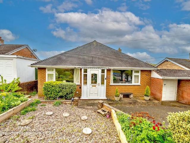 Bungalow for sale in Wimblebury, Chadsmoor