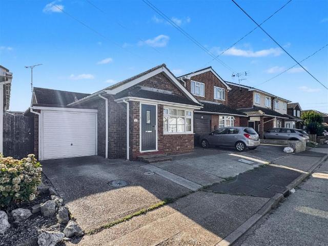Bungalow for sale in Winter Gardens, Essex