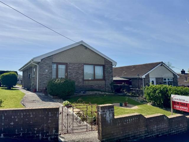 Bungalow for sale in Gorslas, Wales