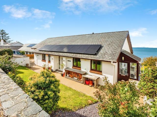 Bungalow for sale in Llwyngwril, Wales
