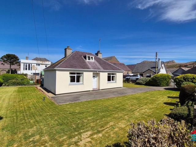 Bungalow for sale in Nefyn, Wales