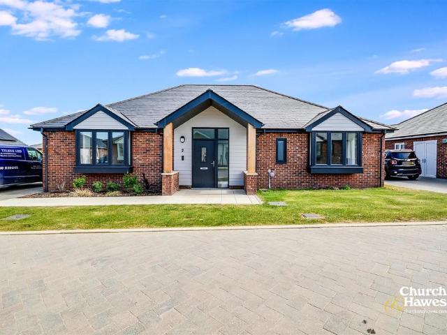 Bungalow for sale in Burnham-on-Crouch, Maldon