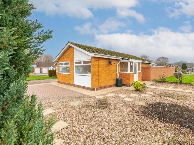 Bungalow for sale in Woodloes Park, Green Close