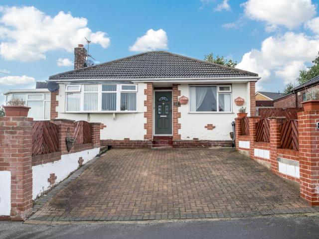 Bungalow for sale in West Ardsley, Tingley