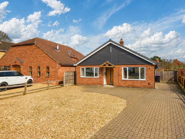 Bungalow for sale in Grantham, South Kesteven